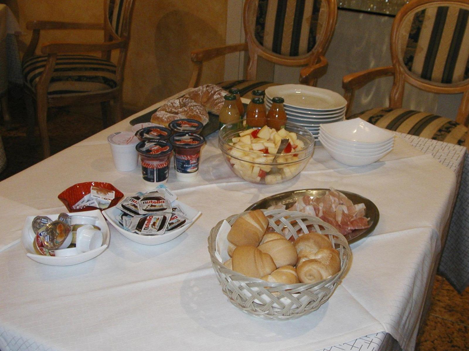 Trattoria Bettola Bed & Breakfast Lonato Exterior photo